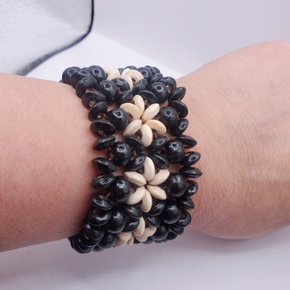 Handmade Wooden Beaded Bracelet. New - Picture 4 of 5